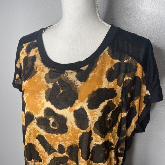 Forever 21 Leopard print top - Picture 5 of 8